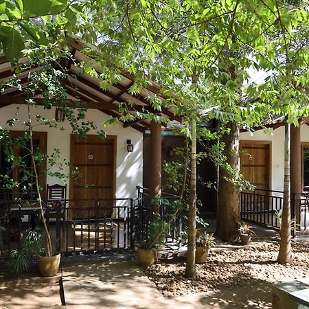 Max Safari Villa Udawalawe Exterior photo