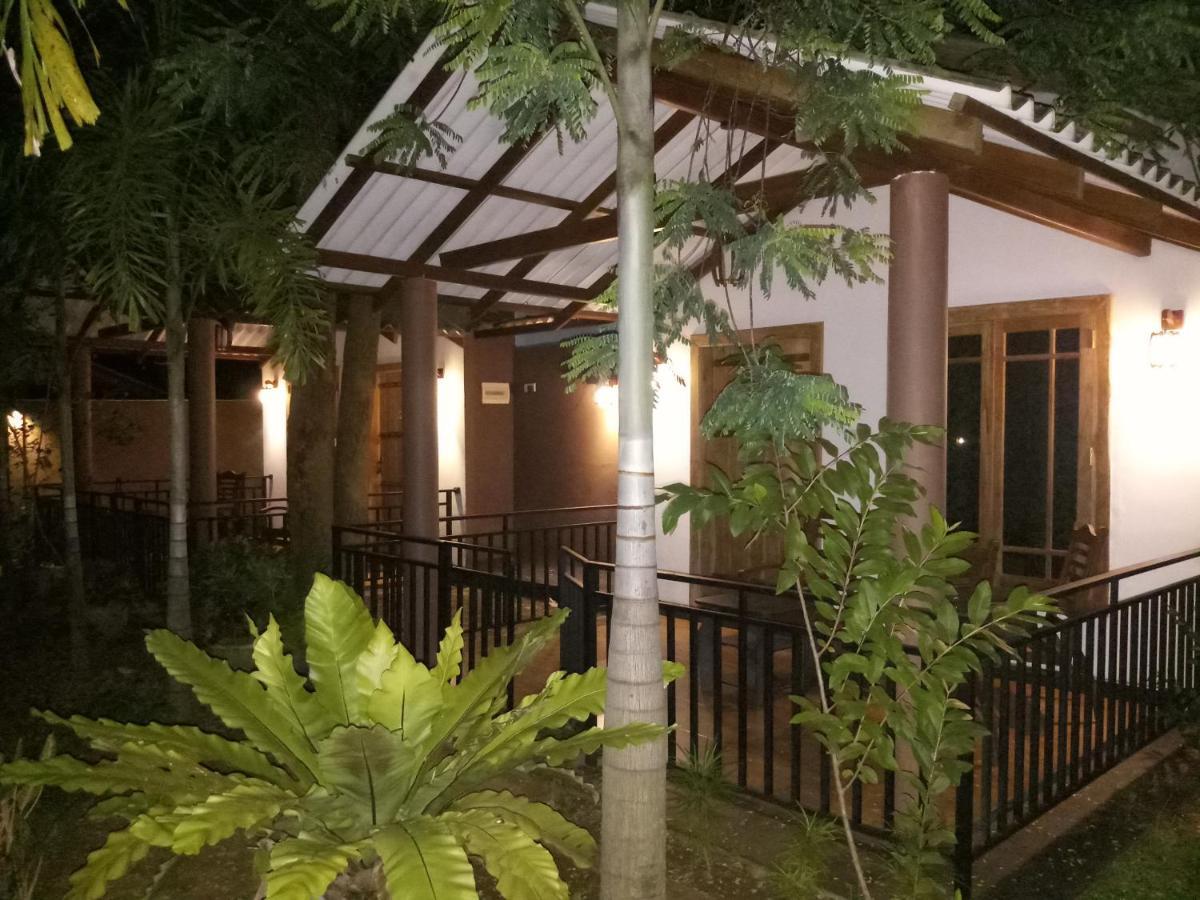 Max Safari Villa Udawalawe Exterior photo