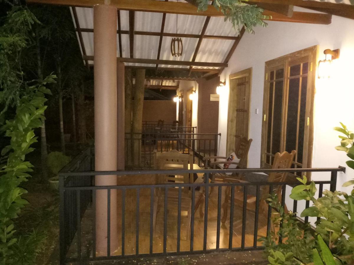 Max Safari Villa Udawalawe Exterior photo