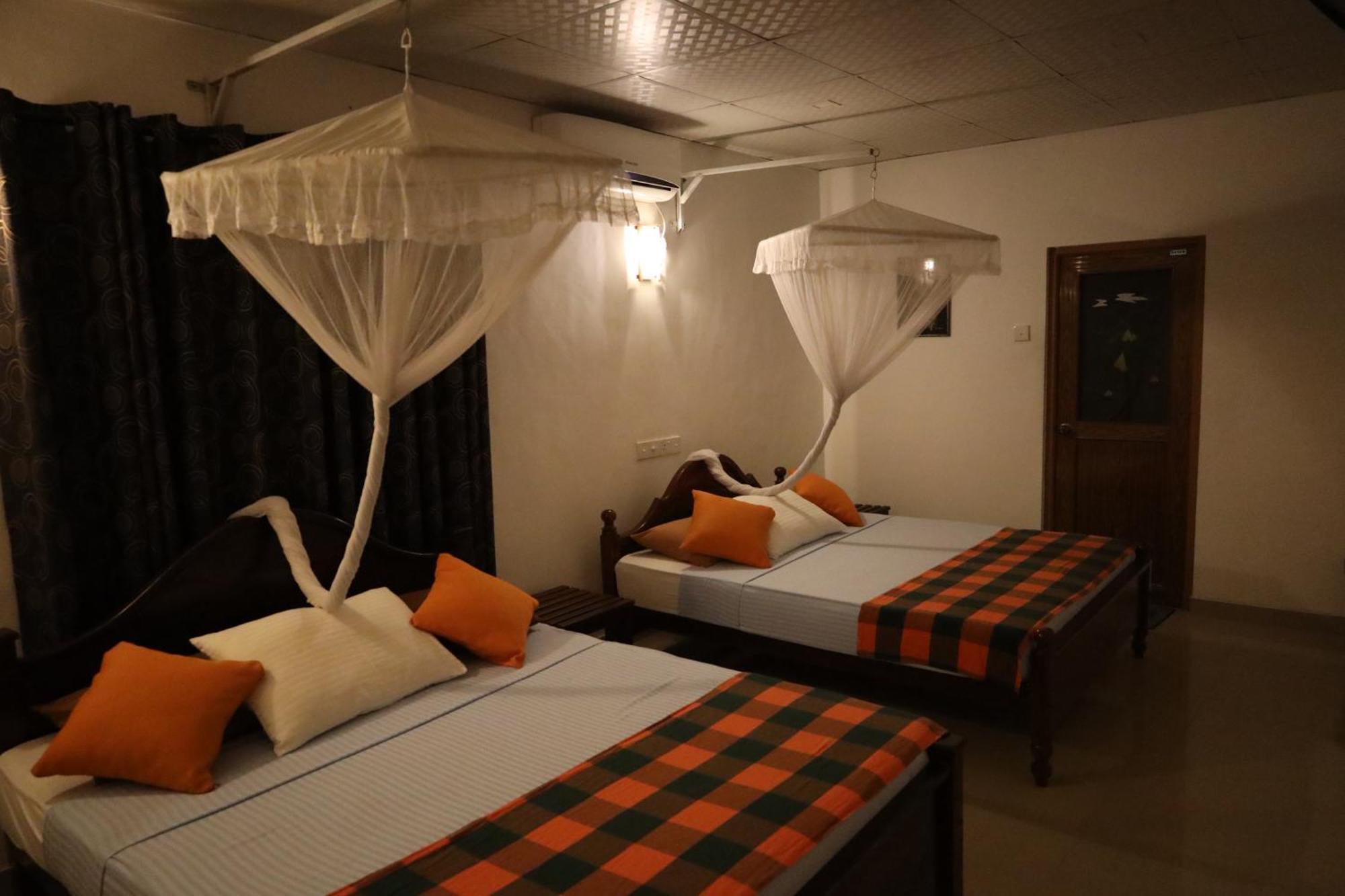 Max Safari Villa Udawalawe Exterior photo