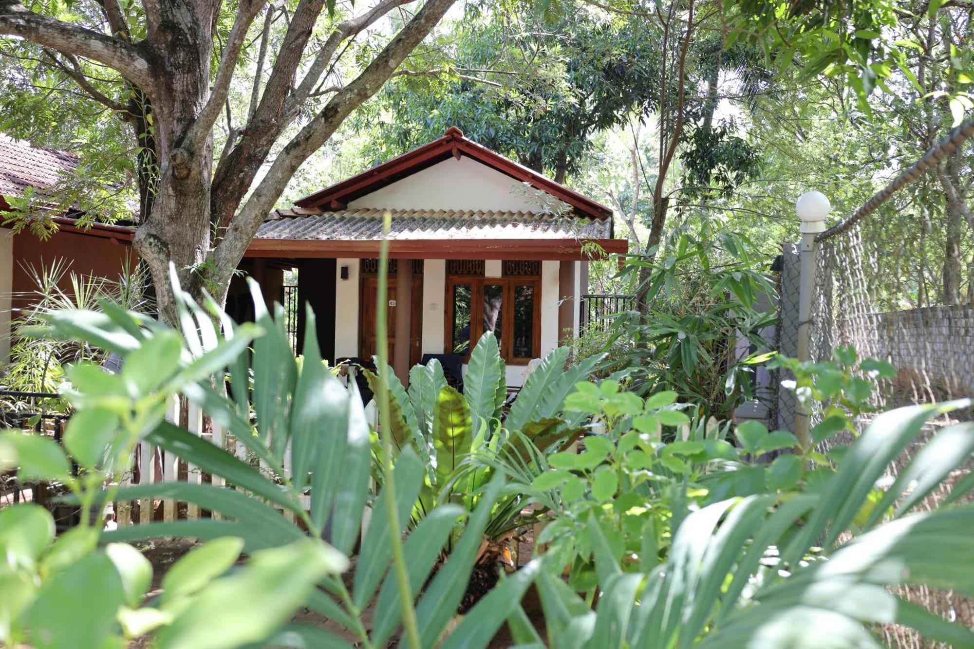 Max Safari Villa Udawalawe Exterior photo